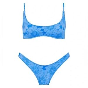 Triangl bikini set with matching bag